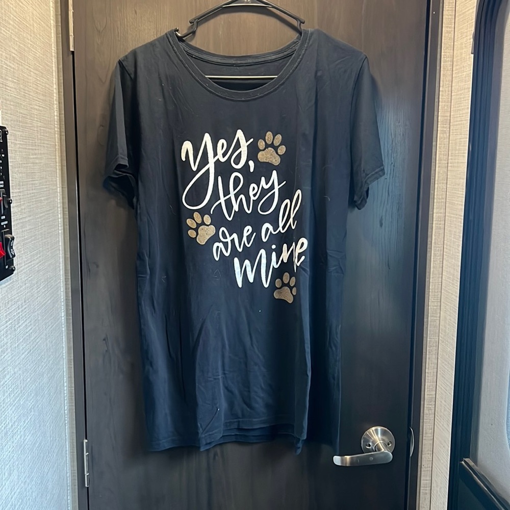 Dog tee